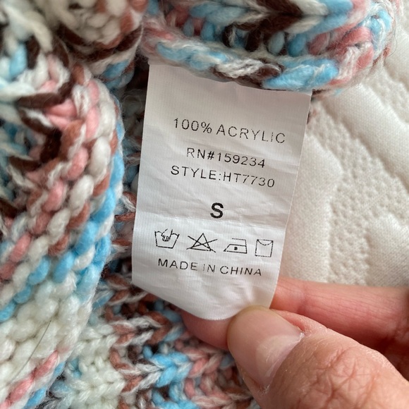 Hot & Delicious Colorful knit sweater - Size s - Picture 9 of 9